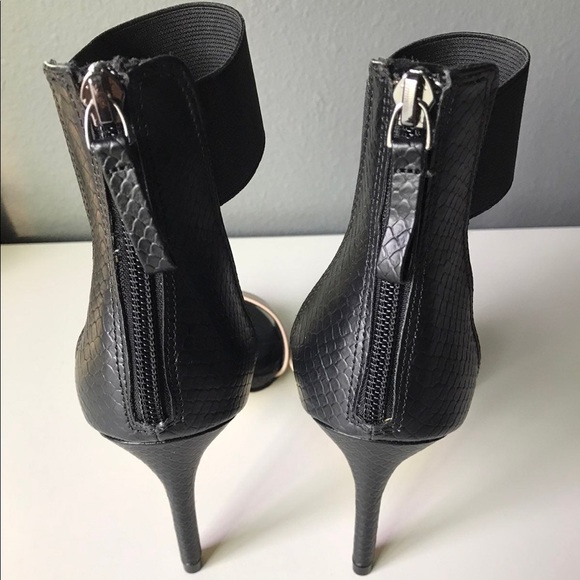 Simply Vera Black & Blush Ankle Strap Heels - Picture 9 of 9